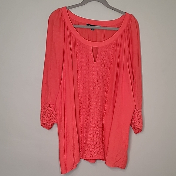 Zac & Rachel women's size 3X Coral Pink top with intricate lace detailing - Picture 2 of 10